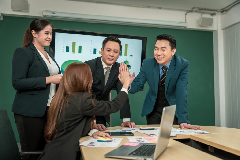 cara menghitung omset dan profit